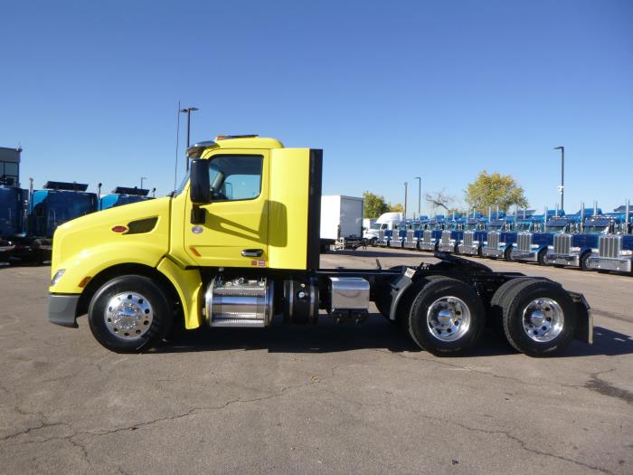 2021 Peterbilt 579-4