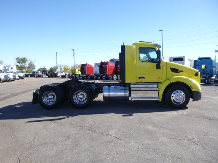 2021 Peterbilt 579-8