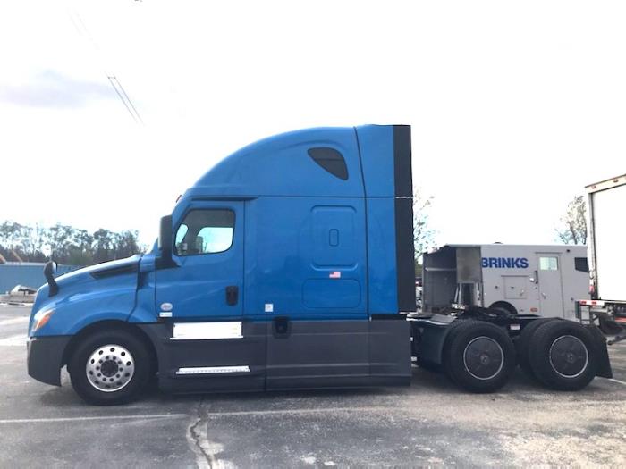 2021 Freightliner Cascadia-9