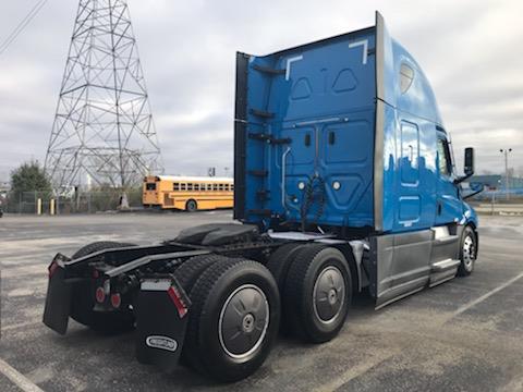 2021 Freightliner Cascadia-6