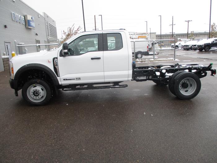 2024 Ford F-550-2