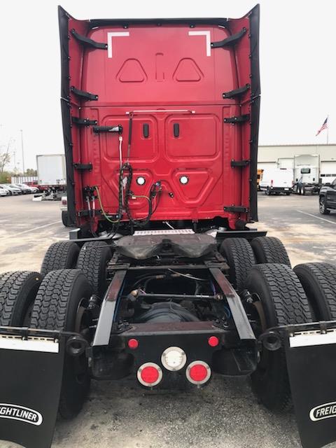 2021 Freightliner Cascadia-12