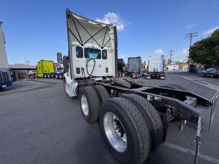 2021 Peterbilt 579-8