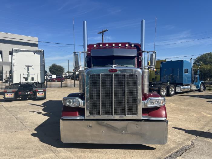 2022 Peterbilt 389-26