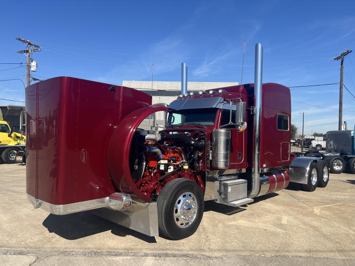 2022 Peterbilt 389-40