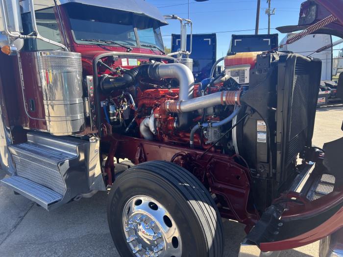 2022 Peterbilt 389-41