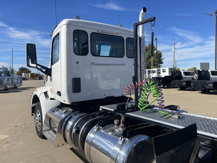 2017 Peterbilt 567-13