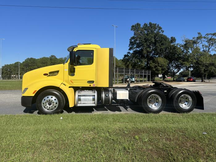 2021 Peterbilt 579-4