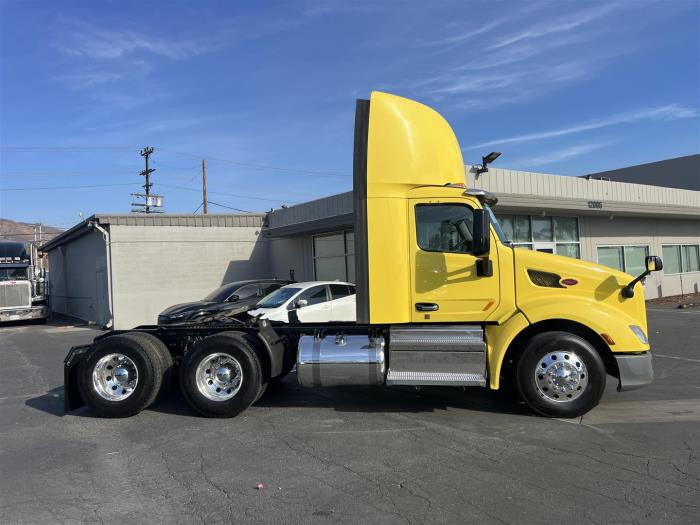 2021 Peterbilt 579-4