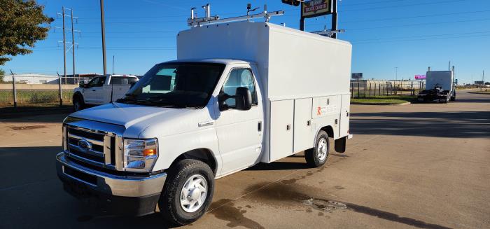 2025 Ford E-350-1