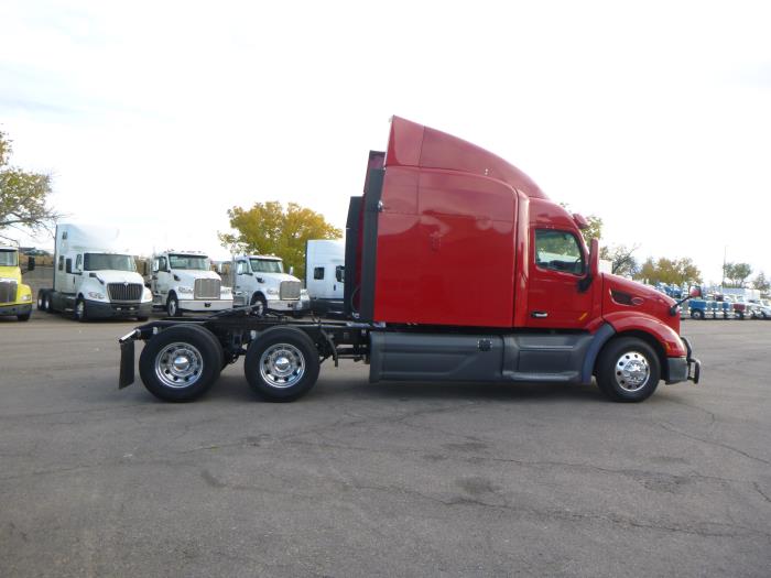 2021 Peterbilt 579-8