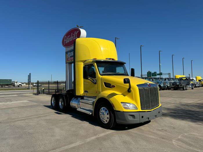 2021 Peterbilt 579-8