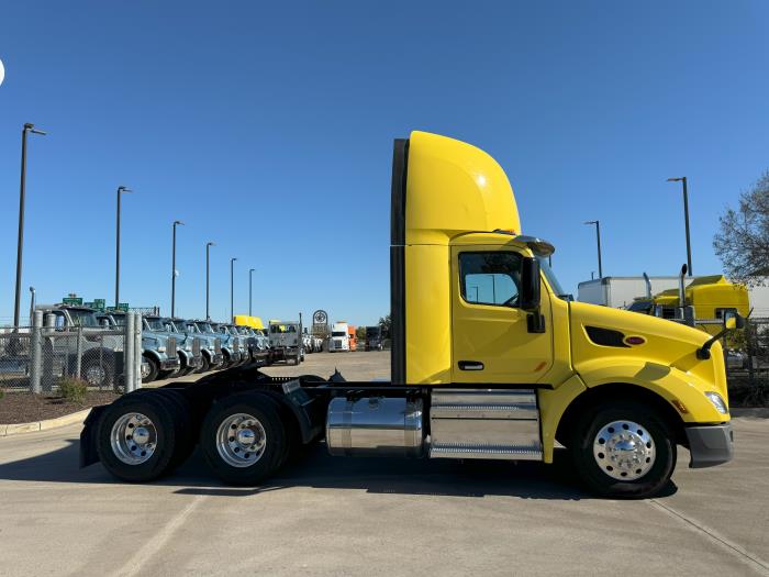 2021 Peterbilt 579-4