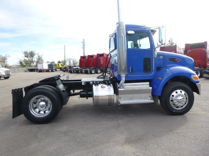 2017 Peterbilt 337-8