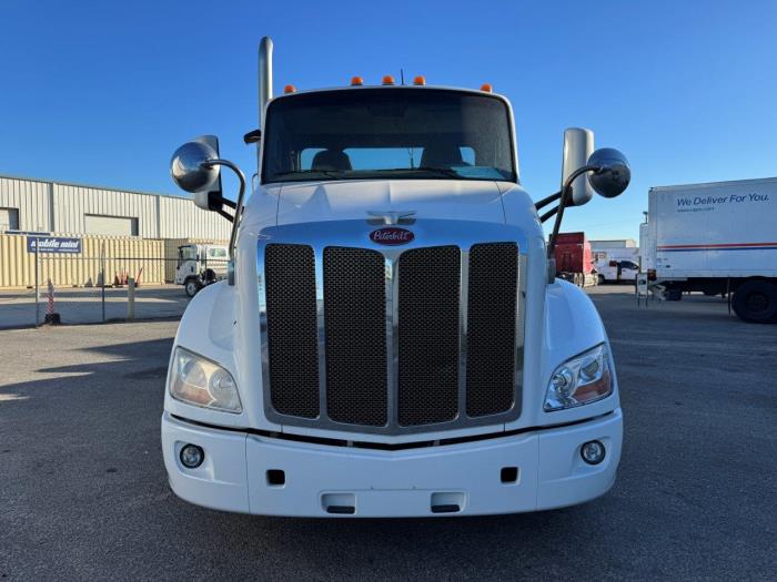 2015 Peterbilt 579-2