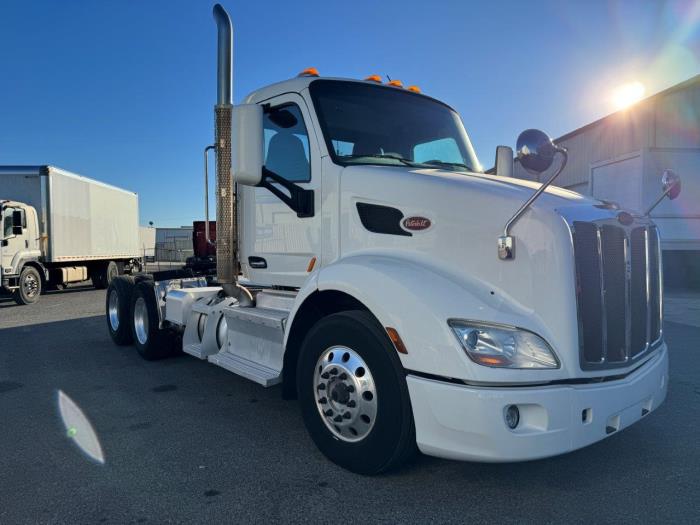 2015 Peterbilt 579-3