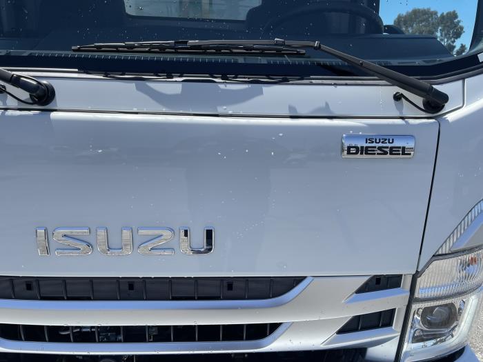 2024 Isuzu NPR-XD-7