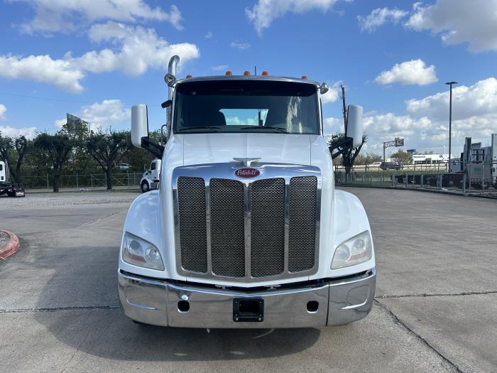 2018 Peterbilt 579-8