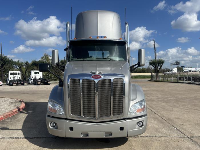 2018 Peterbilt 579-8