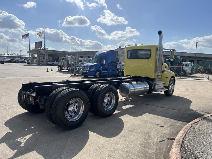 2020 Peterbilt 348-5