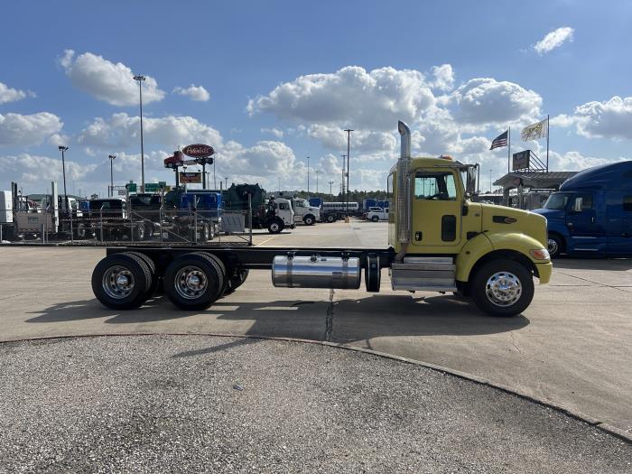 2020 Peterbilt 348-6