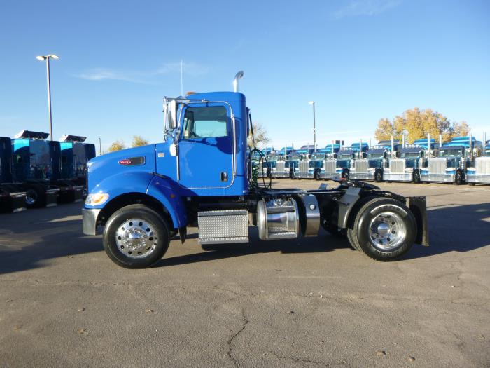 2017 Peterbilt 337-4