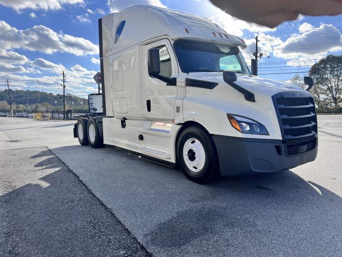 2020 Freightliner Cascadia-4