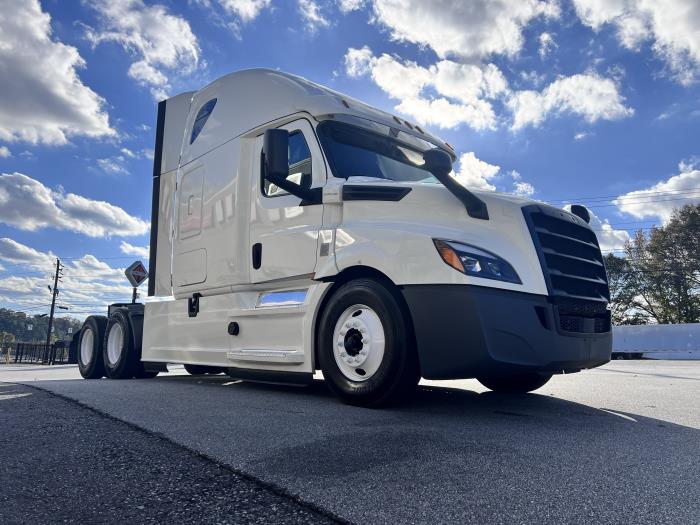 2020 Freightliner Cascadia-5