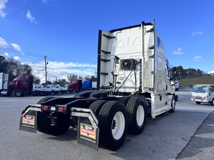 2020 Freightliner Cascadia-9