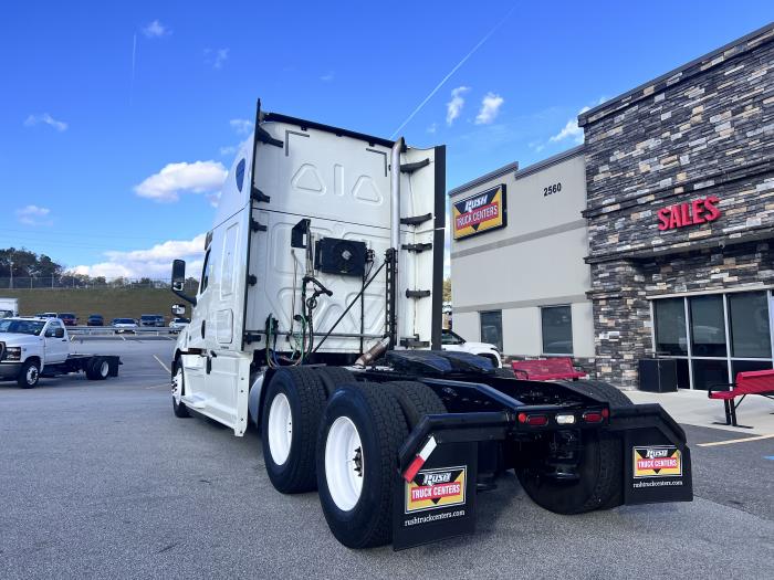 2020 Freightliner Cascadia-11