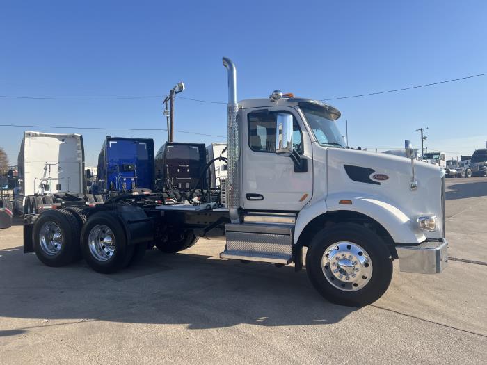 2020 Peterbilt 567-2