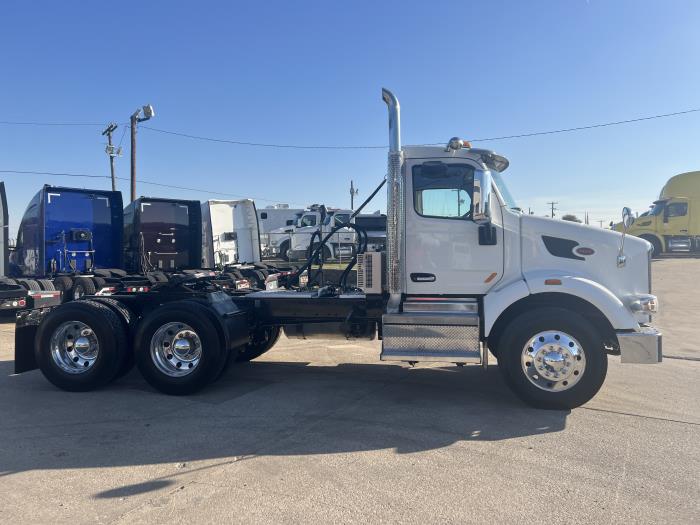 2020 Peterbilt 567-26