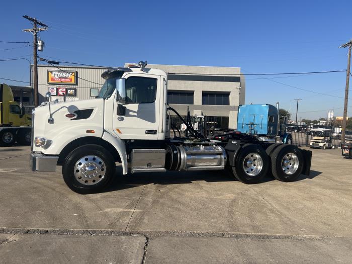 2020 Peterbilt 567-44