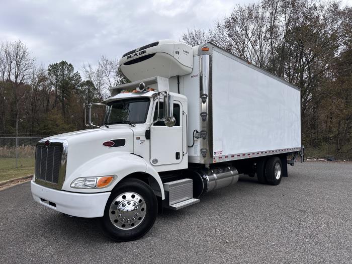 2019 Peterbilt 337-8