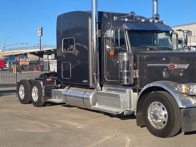 2024 Peterbilt 389-0