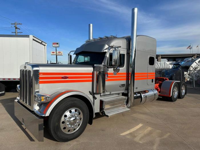 2025 Peterbilt 589-9