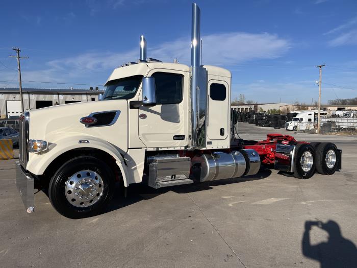 2025 Peterbilt 567-1