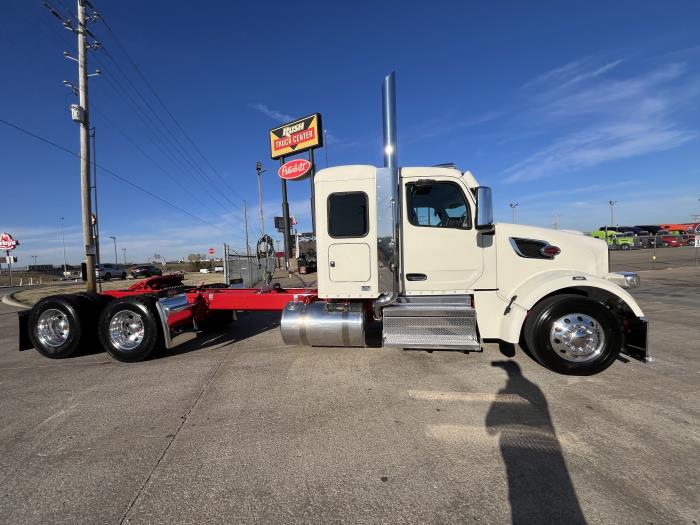 2025 Peterbilt 567-3