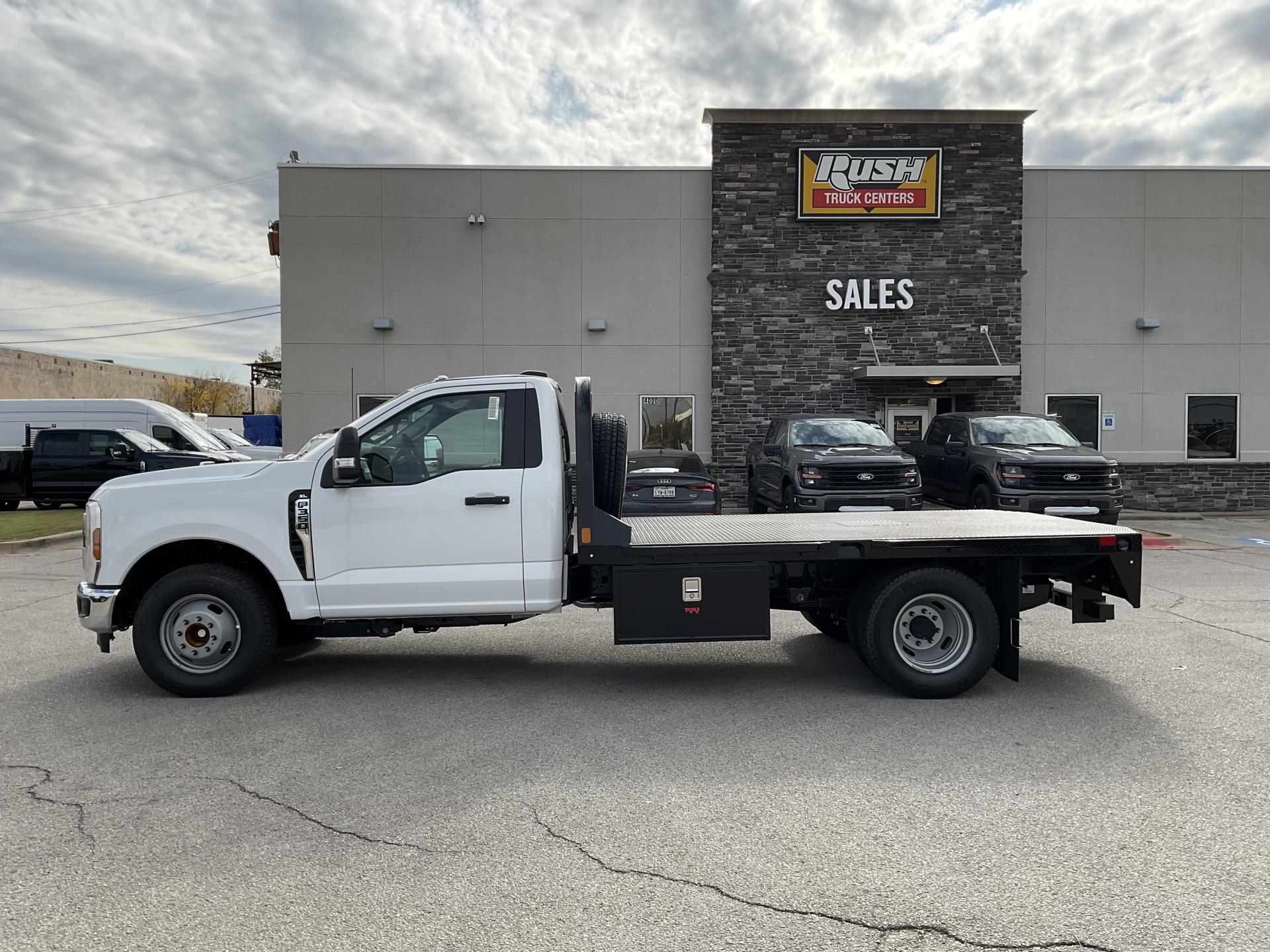 New 2024 Ford F-350 XL Regular Cab 4x2, Flatbed Truck for sale #1816095 - photo 3