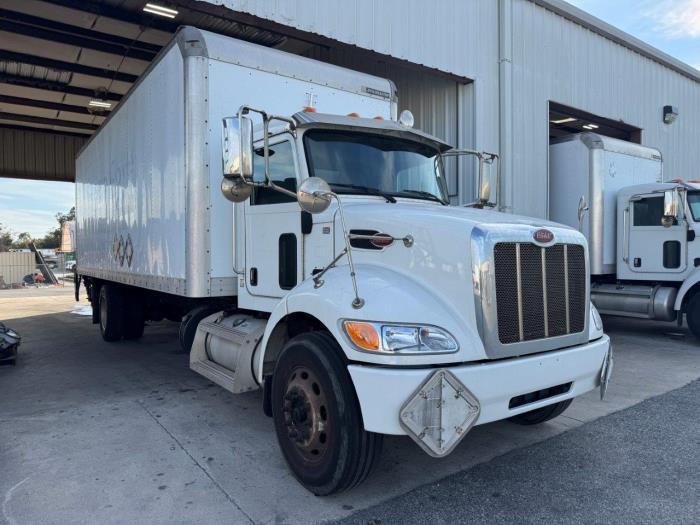 2017 Peterbilt 337-1