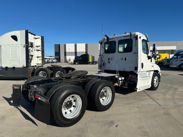 2018 Freightliner Cascadia-10