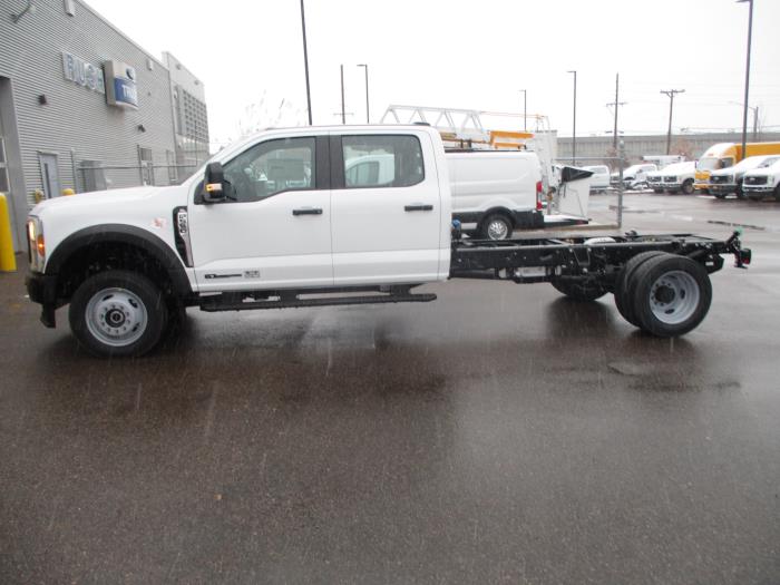 2024 Ford F-550-2