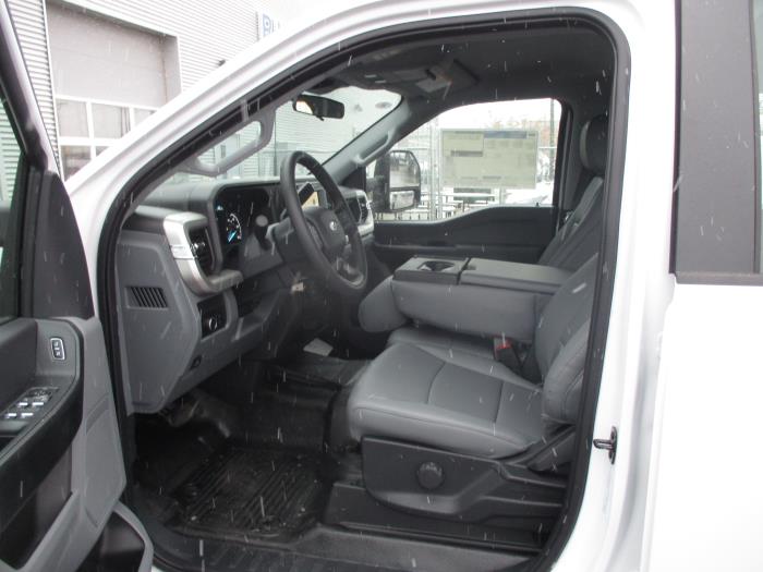 2024 Ford F-550-10