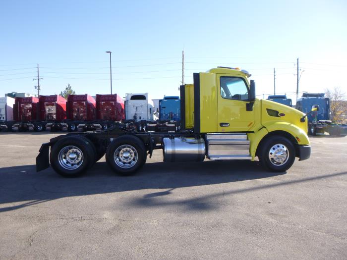 2021 Peterbilt 579-8