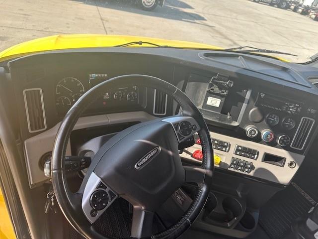 2019 Freightliner Cascadia-3