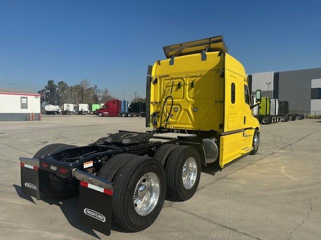 2019 Freightliner Cascadia-12