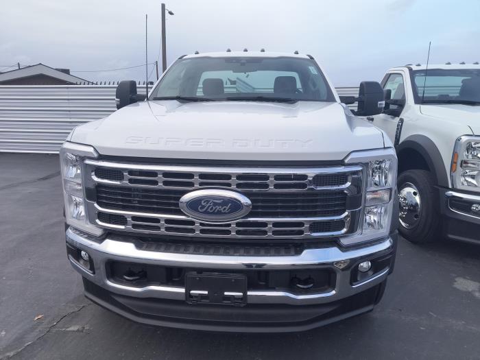 2024 Ford F-550-2