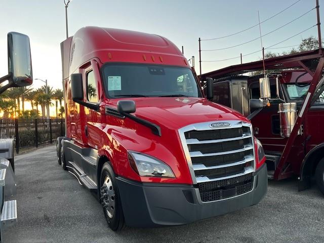 2021 Freightliner Cascadia-12