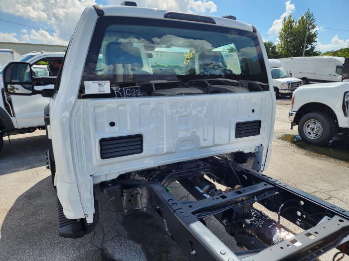 2024 Ford F-600-12