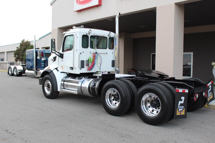 2018 Peterbilt 567-4